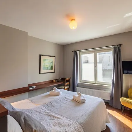 The Piano Guesthouse - Kwaadham52 Homestay *