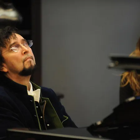 The Piano Guesthouse - Kwaadham52 Homestay